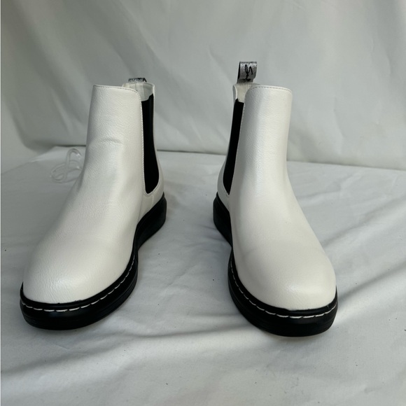 Seven 7 alexia pull on white pebbled vegan leather booties size 10 - Picture 2 of 9